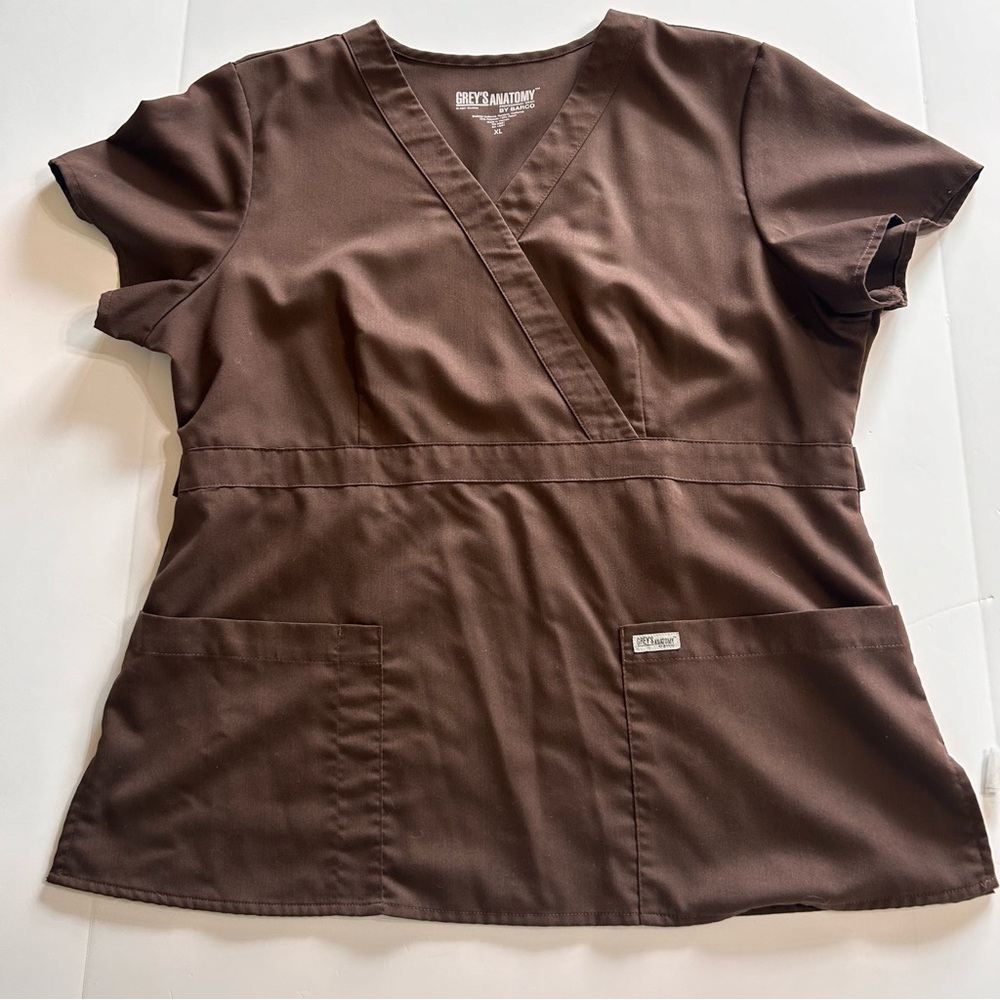 Grey's Anatomy Professional Wear By Barco Scrubs Top Shirt Sz XL Truffle Brown